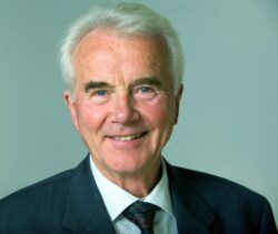 Prof. Claus Leitzmann erklärt, wie uns Nahrung heilt