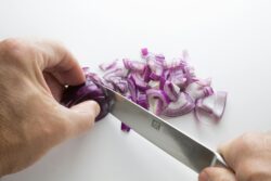 Die chinesische Medizin empfiehlt bei erhöhtem Blutdruck viel Gemüse, zum Beispiel Zwiebeln.